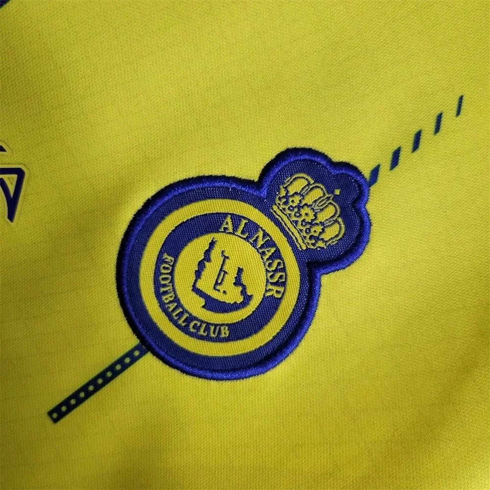 Conjunto de fútbol local de Al-Nassr 2023/2024 (camiseta + pantalón corto)