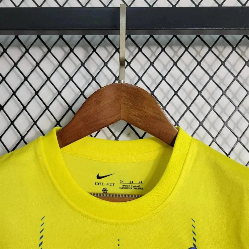 Conjunto de fútbol local de Al-Nassr 2023/2024 (camiseta + pantalón corto)