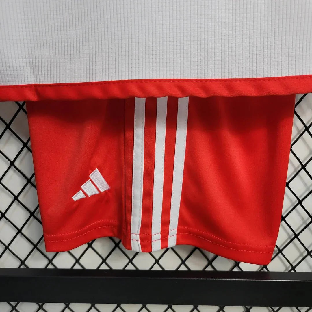 Conjunto de fútbol local del Bayern Munich 2023/2024 (camiseta + pantalón corto)