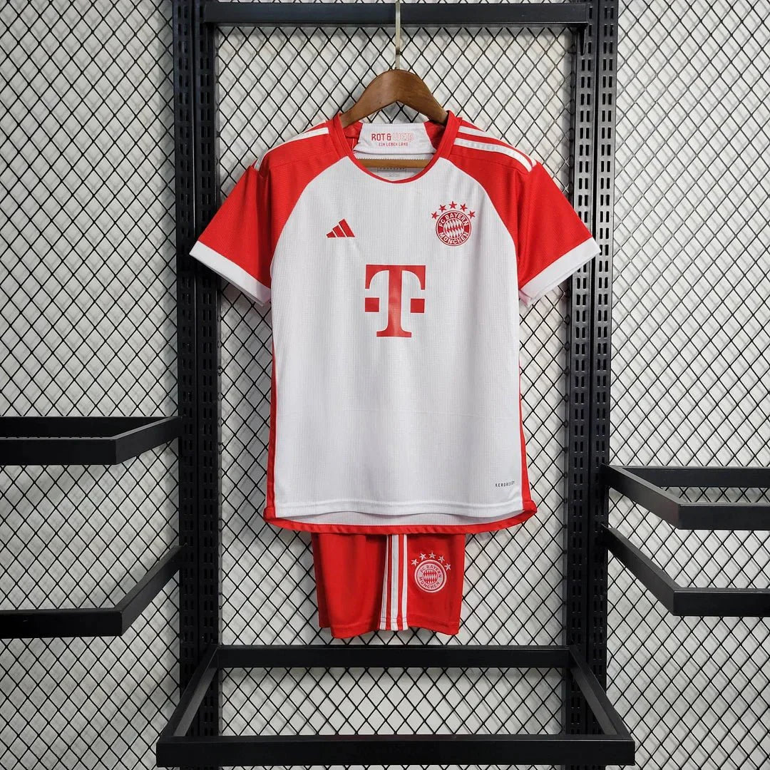 Conjunto de fútbol local del Bayern Munich 2023/2024 (camiseta + pantalón corto)