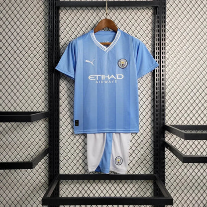 Conjunto de fútbol local del Manchester City 2023/2024 (camiseta + pantalón corto)