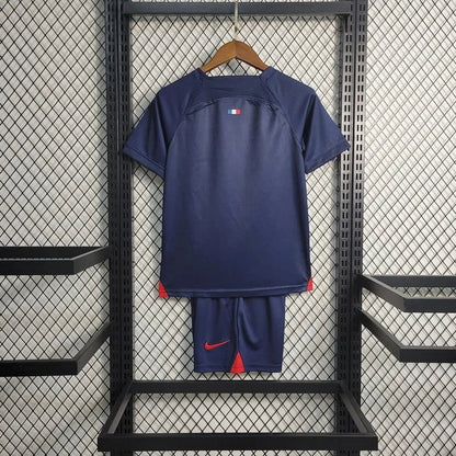 Conjunto de fútbol de local del PSG Paris Saint-Germain 2023/2024 (camiseta + pantalón corto)