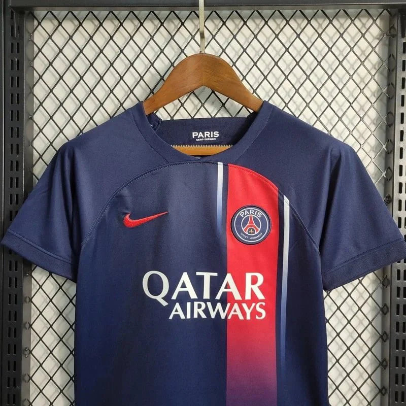 Conjunto de fútbol de local del PSG Paris Saint-Germain 2023/2024 (camiseta + pantalón corto)