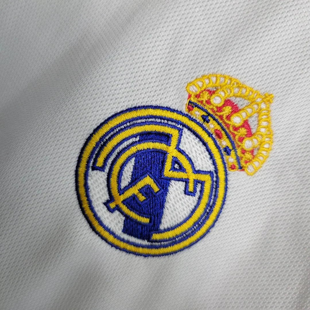 Conjunto de fútbol local del Real Madrid 2023/2024 (camiseta + pantalón corto)