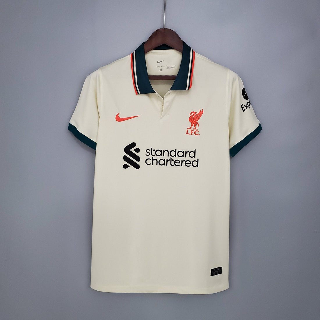 Camiseta visitante del Liverpool 21/22