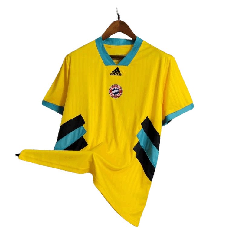 Kit de icono amarillo del Bayern Munich 23-24 con logotipo bordado - Versión para aficionados 