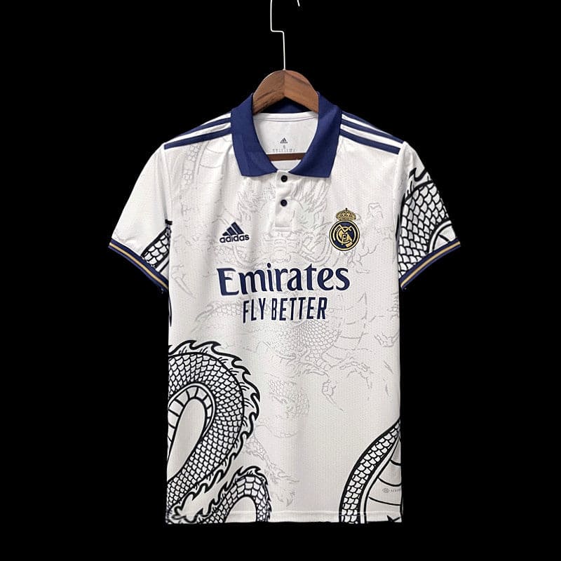 Camiseta del Real Madrid con diseño de dragón (blanca) - The Kit Vault 