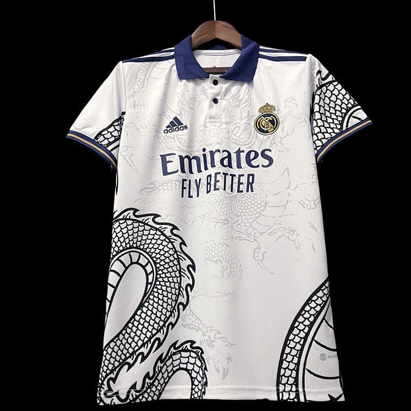 Camiseta del Real Madrid con diseño de dragón (blanca) - The Kit Vault 