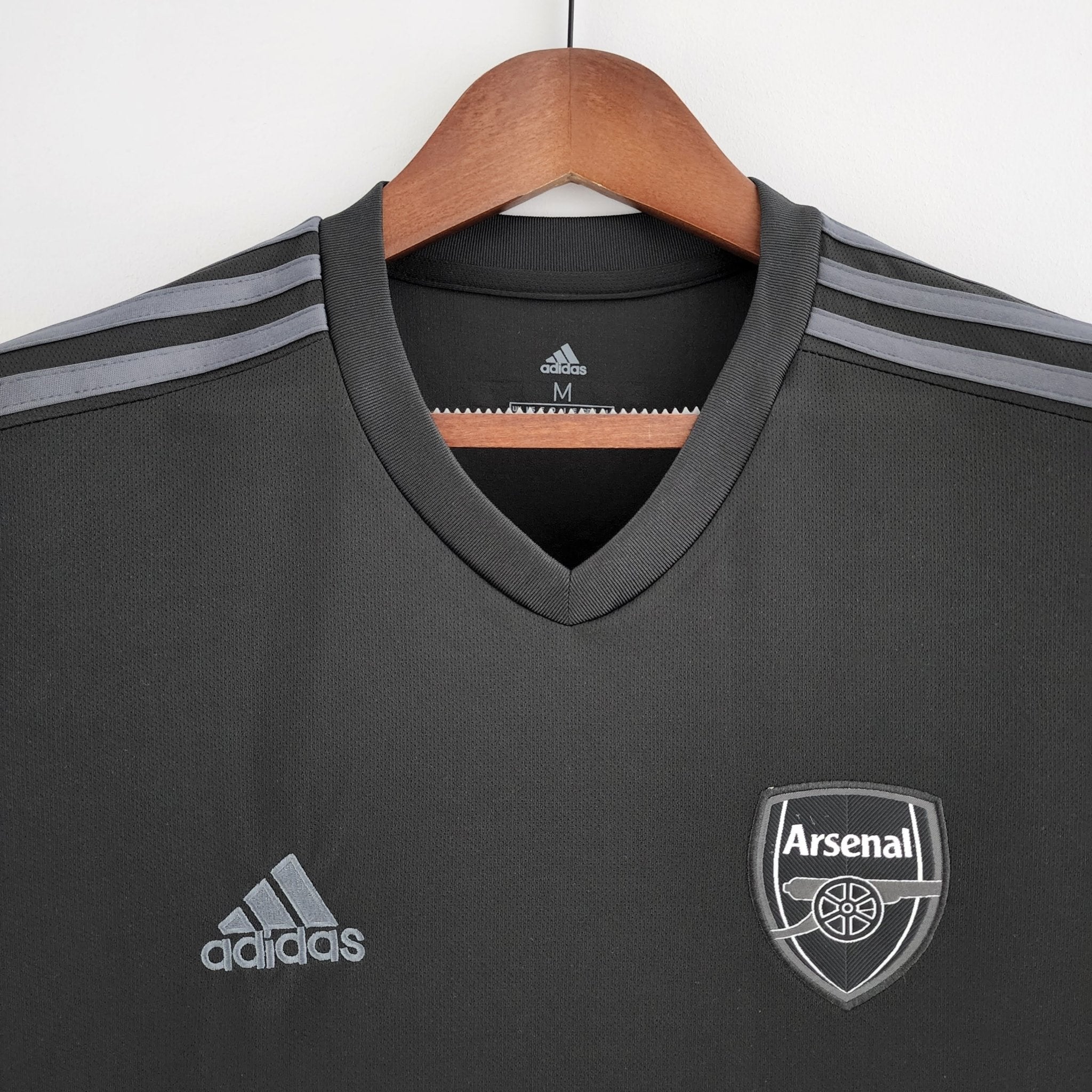 MAILLOT ARSENAL ALL BLACK 22/23 (Entraînement pré-match) 